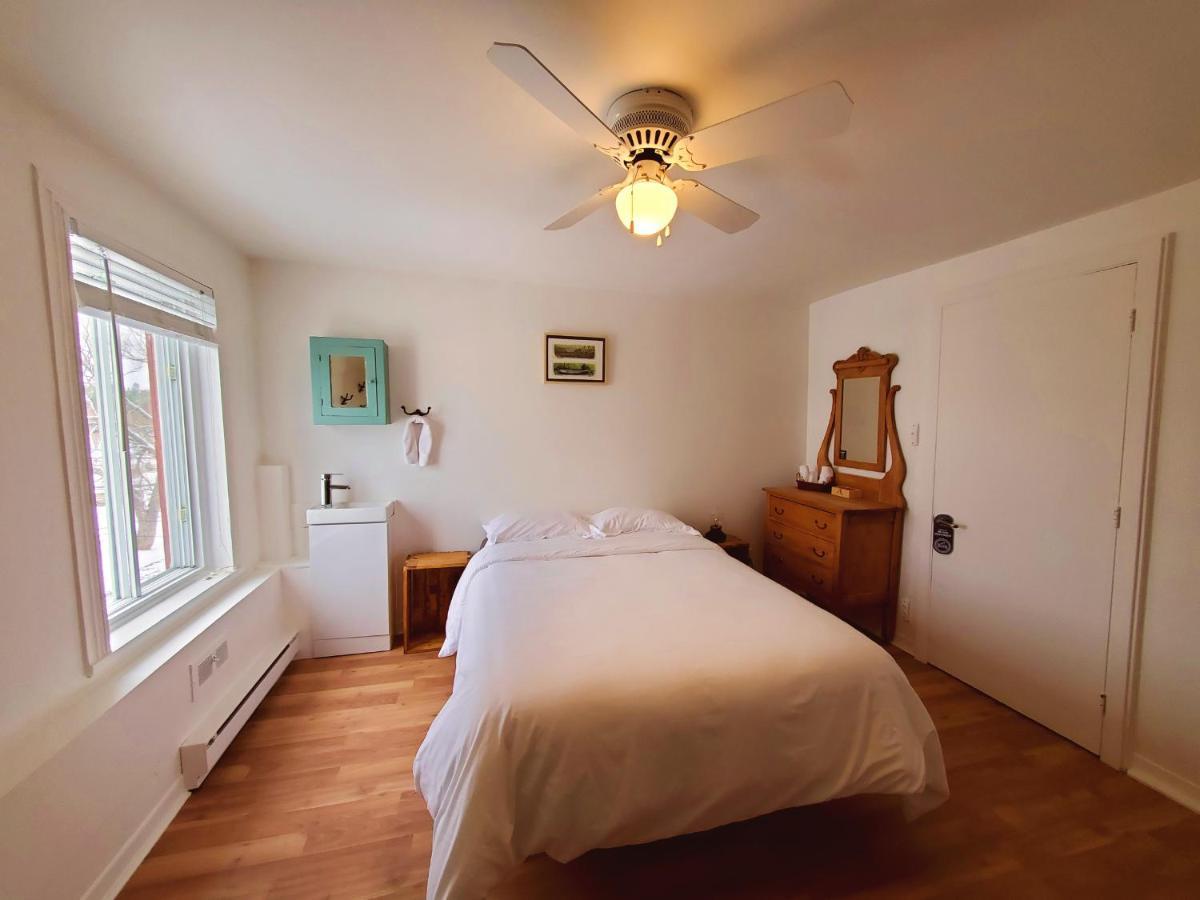 Auberge De La Rive De Charlevoix - Auberge De Jeunesse Familiale Pour Voyageurs De Tous Ages Saint-Joseph-de-la-Rive Экстерьер фото