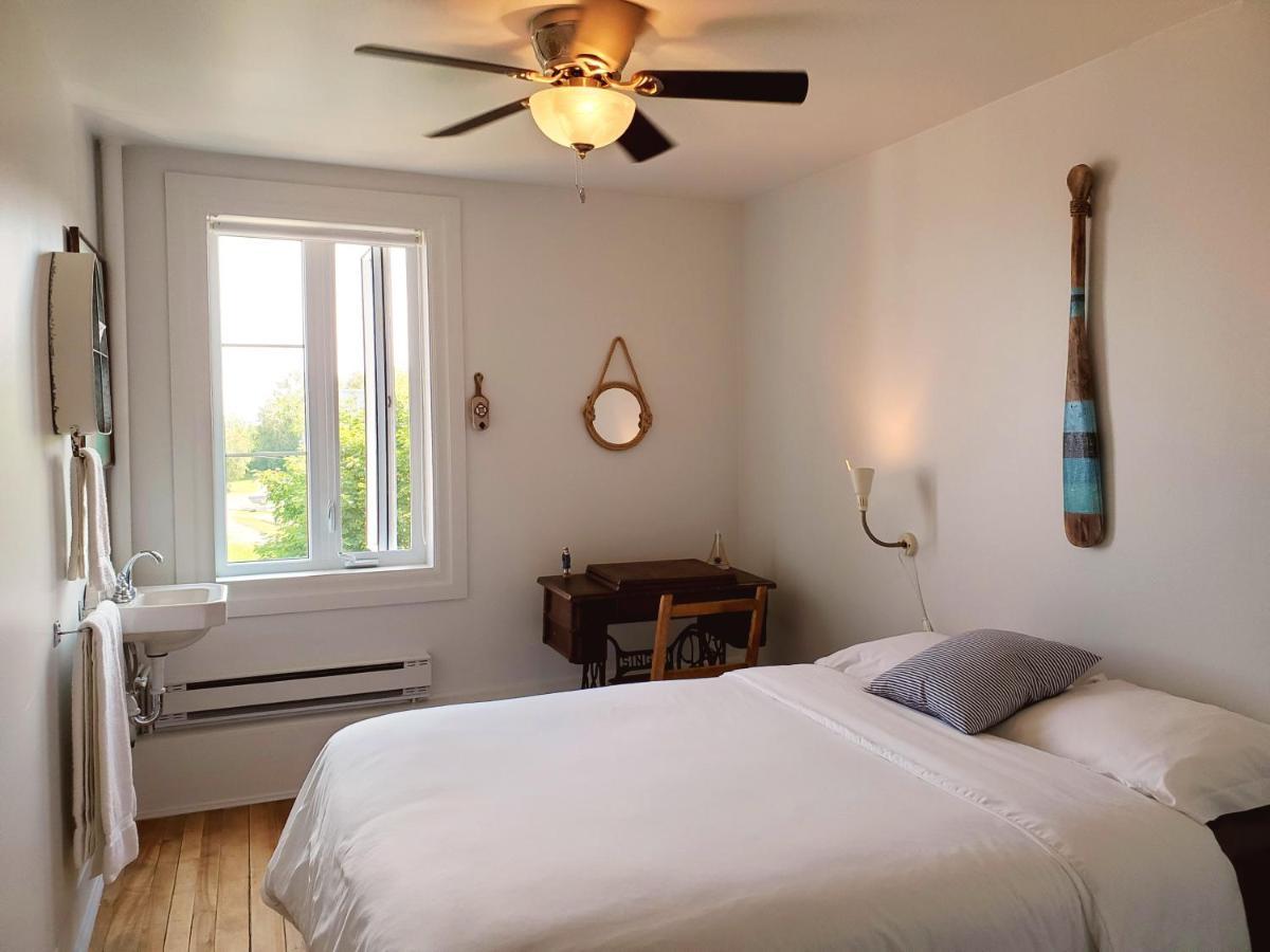 Auberge De La Rive De Charlevoix - Auberge De Jeunesse Familiale Pour Voyageurs De Tous Ages Saint-Joseph-de-la-Rive Экстерьер фото